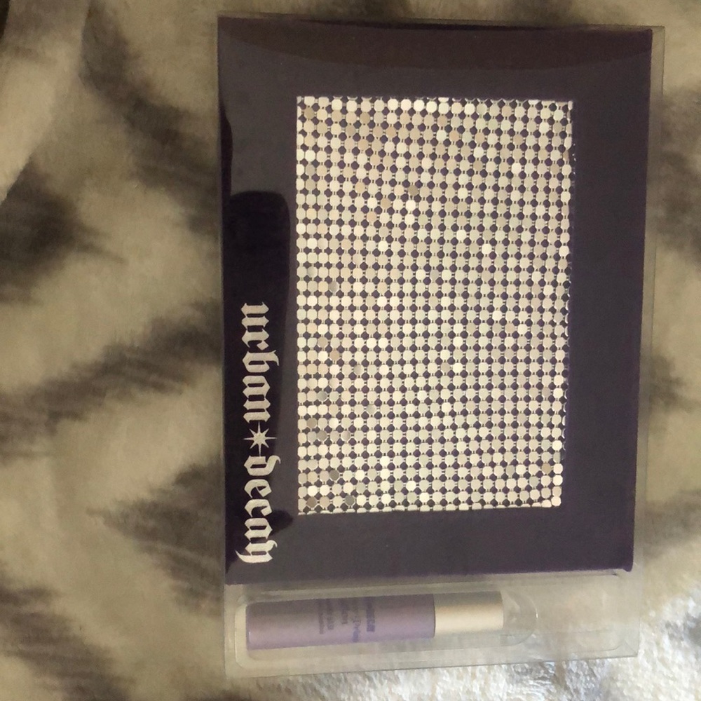 Urban Decay Deluxe Shadow Box